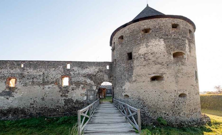 Pevnosť Bzovík, Slovakia, Slovakia